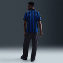 Camiseta hombre Inter de Milán temporada 2025 2026 primera equipación azul y negra franjas verticales escudo bordado calidad 1.1 oficial, Inter Milan 2025, Camiseta Inter de Milán negra azul, Nerazzurri 2026, Camiseta local Inter, Camiseta barata Inter Milán, Calidad 1.1 Inter, Serie A 2026, Tienda Hincha Futbolero, Forza Inter, Bloke Core Italia.