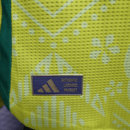 Camiseta hombre Selección Jamaica temporada 2025 2026 primera equipación amarilla versión jugador auténtica tejido técnico calidad 1.1 oficial, Jamaica 2025, Camiseta Jamaica jugador, Jamaica Authentic 25/26, Camiseta amarilla Jamaica, Camiseta barata Jamaica, Calidad 1.1 Jamaica, Copa Oro 2026, Tienda Hincha Futbolero, Reggae Boyz, Bloke Core Jamaica.