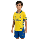 Conjunto infantil fútbol UD Las Palmas temporada 2025 2026 oficial primera equipación camiseta amarilla y pantalón azul técnica transpirable kids ninos