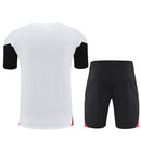 Conjunto de entrenamiento oficial del Manchester United temporada 2025 2026 camiseta blanca y pantalón negro para hombre de Tienda Hincha Futbolero, Conjunto entrenamiento Manchester United, Man Utd 2025/26, Ropa entrenamiento United, Kit blanco Manchester United, Comprar conjunto Man Utd hombre, Calidad premium United, Old Trafford moda, Manchester United 2026 blanco negro, Entrenamiento fútbol pro.