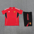 Conjunto de entrenamiento oficial del Manchester United temporada 2025 2026 camiseta roja y pantalón negro para hombre de Tienda Hincha Futbolero, Conjunto entrenamiento Manchester United, Man Utd 2025/26, Ropa entrenamiento United, Kit técnico Manchester United, Comprar conjunto Man Utd hombre, Calidad premium United, Old Trafford moda, Manchester United 2026 rojo negro, Entrenamiento fútbol profesional.