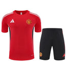 Conjunto de entrenamiento oficial del Manchester United temporada 2025 2026 camiseta roja y pantalón negro para hombre de Tienda Hincha Futbolero, Conjunto entrenamiento Manchester United, Man Utd 2025/26, Ropa entrenamiento United, Kit técnico Manchester United, Comprar conjunto Man Utd hombre, Calidad premium United, Old Trafford moda, Manchester United 2026 rojo negro, Entrenamiento fútbol profesional.