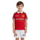 Conjunto infantil retro Manchester United 1998 1999 primera equipación roja y pantalón blanco calidad 1.1 premium época David Beckham triplete oficial, Manchester United infantil retro, Conjunto niño United 1999 rojo, Ropa Manchester United niños retro, Equipación United junior 98/99, Calidad 1.1 infantil, Tienda Hincha Futbolero, Regalo niño Manchester United fútbol, Camiseta roja United niño retro, United Kids Retro 1998.