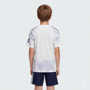 Manchester United infantil, Conjunto niño Manchester United, Camiseta blanca Man Utd, Kit fútbol niños 2026, Ropa oficial Red Devils junior, Regalo niño Manchester United, Conjunto visitante blanco, Jersey United 25/26 kids, Equipación infantil barata, Tienda Hincha Futbolero.