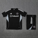 Conjunto hombre entrenamiento Inter Miami camiseta y pantalón corto negro temporada 2025 2026 calidad 1.1 oficial, Inter Miami entrenamiento 2025, Conjunto negro Miami, Ropa entrenamiento Inter Miami, Camiseta entrenamiento Messi hombre, Calidad 1.1 Miami, Tienda Hincha Futbolero, MLS 2026 training, Bloke Core deportivo, Regalo hombre Inter Miami, Kit entrenamiento negro 25/26.