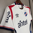 Camiseta hombre Nacional de Uruguay primera equipación blanca temporada 2025 2026 calidad 1.1 oficial, Nacional de Uruguay 2025, Camiseta Nacional blanca, Camiseta Bolso hombre, Camiseta fútbol uruguayo, Calidad 1.1 Nacional, Tienda Hincha Futbolero, Campeonato Uruguayo 2026, Bloke Core Nacional, Regalo hombre Nacional, Jersey Nacional 25/26 blanco.