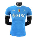 Camiseta oficial SSC Napoli primera equipación 2025 2026 versión jugador color azul para hombre de Tienda Hincha Futbolero, Camiseta Napoli versión jugador, Napoli 2025/26, Primera equipación Napoli, Ropa oficial Napoli, Napoli Player Version, Comprar camiseta Napoli profesional, Azzurri moda, Napoli 2026, Camiseta técnica fútbol Italia.