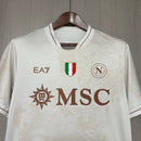 Napoli 2026, Camiseta Napoli oficial, Camiseta visitante Napoli, Ropa oficial Azzurra, Camiseta fútbol italiana, Regalo fútbol hombre Napoli, Camiseta Maradona, Jersey Napoli 25/26, Serie A kit, Comprar camiseta barata, Tienda Hincha Futbolero.