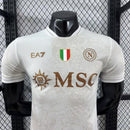 Camiseta oficial SSC Napoli segunda equipación 2025 2026 versión jugador para hombre de Tienda Hincha Futbolero, Camiseta Napoli versión jugador, Napoli 2025/26, Segunda equipación Napoli, Ropa oficial Napoli, Napoli Player Version, Comprar camiseta Napoli profesional, Azzurri moda, Napoli 2026, Camiseta técnica fútbol Italia.