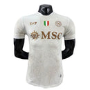 Camiseta oficial SSC Napoli segunda equipación 2025 2026 versión jugador para hombre de Tienda Hincha Futbolero, Camiseta Napoli versión jugador, Napoli 2025/26, Segunda equipación Napoli, Ropa oficial Napoli, Napoli Player Version, Comprar camiseta Napoli profesional, Azzurri moda, Napoli 2026, Camiseta técnica fútbol Italia.