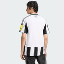 Camiseta hombre Newcastle United primera equipación temporada 2025 2026 color blanco y negro calidad 1.1 oficial, Newcastle 2025, Camiseta Newcastle local, Equipación Newcastle 25/26, Ropa barata Premier League, Calidad 1.1 Newcastle, Moda deportiva 2026, Tienda Hincha Futbolero, Howay the Lads, Bloke Core Newcastle, Camisetas de fútbol Inglaterra.