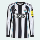 Newcastle 2025, Camiseta Newcastle manga larga, Newcastle 25/26 Home, Ropa Newcastle oficial, Camiseta fútbol blanca negra, Calidad 1.1 Newcastle, Nueva colección 2025, Regalo fútbol hombre, Tienda Hincha Futbolero, Magpies.