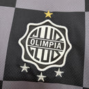 Camiseta hombre club Olimpia temporada 2026 2027 segunda equipación negra detalles blancos calidad 1.1 premium Tienda Hincha Futbolero. Olimpia 2026, Camiseta Olimpia negra, Olimpia 2027, Ropa Olimpia paraguayo, Camiseta alternativa Olimpia, Calidad 1.1 Olimpia, Rey de Copas, Tienda Hincha Futbolero, Olimpia Away Jersey 26/27.