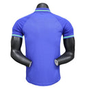 Polo oficial de la selección de Brasil segunda equipación 2025 2026 versión jugador color azul para hombre de Tienda Hincha Futbolero, Polo Brasil versión jugador, Brasil 2025/26, Polo Brasil azul, Ropa oficial Brasil, Brasil Player Version, Comprar polo Brasil profesional, Moda Brasil fútbol, Brasil 2026, Polo técnica deportiva.