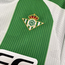 Camiseta hombre Real Betis primera equipación temporada 2025 2026 verde y blanca oficial fútbol bético Benito Villamarín transpirable bordada.