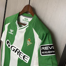 Camiseta hombre Real Betis primera equipación temporada 2025 2026 verde y blanca oficial fútbol bético Benito Villamarín transpirable bordada.