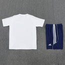 Conjunto entrenamiento hombre Real Madrid camiseta blanca y pantalón corto azul marino temporada 2025 2026 calidad 1.1 oficial, Real Madrid 2025 entrenamiento, Conjunto Real Madrid 25/26 blanco, Camiseta entrenamiento Madrid azul, Ropa deportiva Real Madrid, Calidad 1.1 galácticos, Tienda Hincha Futbolero, Entrenamiento fútbol Madrid, Kit fútbol blanco y azul, Regalo fútbol hombre Madrid, Jersey Real Madrid training.