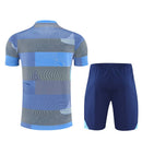 Conjunto hombre Real Madrid entrenamiento temporada 2025 2026 camiseta color azul-gris y pantalón corto azul marino calidad 1.1 oficial, Real Madrid 2025, Conjunto entrenamiento Madrid, Real Madrid 25/26 azul, Camiseta entrenamiento azul Madrid, Ropa barata Real Madrid, Calidad 1.1 Madrid, Moda madridista 2026, Tienda Hincha Futbolero, Hala Madrid, Bloke Core Madrid.