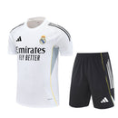Conjunto hombre entrenamiento Real Madrid camiseta blanca y pantalón corto negro temporada 2025 2026 calidad 1.1 oficial, Real Madrid entrenamiento 2025, Conjunto blanco y negro Madrid, Ropa entrenamiento Real Madrid, Camiseta entrenamiento Madrid hombre, Calidad 1.1 Merengue, Tienda Hincha Futbolero, La Liga 2026 training, Bloke Core deportivo, Regalo hombre Real Madrid, Kit entrenamiento blanco 25/26.