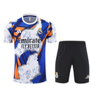 Conjunto hombre Real Madrid entrenamiento temporada 2025 2026 edición especial dragón camiseta blanca y azul con pantalón corto negro calidad 1.1 oficial, Real Madrid 2025, Conjunto dragón Madrid, Real Madrid 25/26 dragón blanco, Camiseta entrenamiento dragón, Ropa barata Real Madrid, Calidad 1.1 Madrid, Selección madridista 2026, Tienda Hincha Futbolero, Hala Madrid, Bloke Core Madrid.