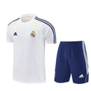 Conjunto entrenamiento hombre Real Madrid camiseta blanca y pantalón corto azul marino temporada 2025 2026 calidad 1.1 oficial, Real Madrid 2025 entrenamiento, Conjunto Real Madrid 25/26 blanco, Camiseta entrenamiento Madrid azul, Ropa deportiva Real Madrid, Calidad 1.1 galácticos, Tienda Hincha Futbolero, Entrenamiento fútbol Madrid, Kit fútbol blanco y azul, Regalo fútbol hombre Madrid, Jersey Real Madrid training.