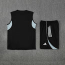 Real Madrid 2026, Conjunto entrenamiento Madrid, Camiseta sin mangas Real Madrid, Short entrenamiento Madrid, Ropa oficial Real Madrid, Jersey Madrid 25/26 negro, Regalo fútbol hombre Madrid, Kit entrenamiento galáctico, Bloke Core fitness, Comprar conjunto barato, Tienda Hincha Futbolero.
