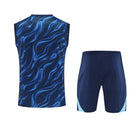 Real Madrid 2026, Conjunto entrenamiento Madrid, Camiseta sin mangas Real Madrid, Short azul marino Madrid, Ropa oficial Real Madrid, Jersey Madrid 25/26 navy, Regalo fútbol hombre Madrid, Kit entrenamiento galáctico, Bloke Core fitness, Comprar conjunto barato, Tienda Hincha Futbolero.