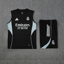 Real Madrid 2026, Conjunto entrenamiento Madrid, Camiseta sin mangas Real Madrid, Short entrenamiento Madrid, Ropa oficial Real Madrid, Jersey Madrid 25/26 negro, Regalo fútbol hombre Madrid, Kit entrenamiento galáctico, Bloke Core fitness, Comprar conjunto barato, Tienda Hincha Futbolero.