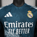 Camiseta hombre Real Madrid edición especial Dragon temporada 2025 2026 azul versión jugador auténtica grafismos sublimados calidad 1.1 oficial, Real Madrid 2025, Camiseta Madrid Dragon, Real Madrid edición especial 25/26, Camiseta azul Madrid, Camiseta barata Real Madrid, Calidad 1.1 Madrid, La Liga 2026, Tienda Hincha Futbolero, Hala Madrid, Bloke Core Dragon.