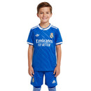 Conjunto infantil niño Real Madrid tercera equipación azul camiseta y pantalón corto temporada 2025 2026 calidad 1.1 oficial, Real Madrid infantil 2025, Conjunto niño Real Madrid azul, Equipación infantil Madrid 25/26, Ropa fútbol niños Real Madrid, Calidad 1.1 infantil, Tienda Hincha Futbolero, Kit fútbol niños azul, Regalo fútbol infantil Madrid, Jersey Real Madrid kids azul, Tercera equipación Madrid niños.