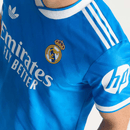 Camiseta hombre Real Madrid temporada 2025 2026 tercera equipación versión jugador auténtica tejido técnico calidad 1.1 Real Madrid 2025, Camiseta Real Madrid jugador, Tercera equipación Real Madrid, Camiseta Authentic Real Madrid, Camiseta barata Real Madrid, Calidad 1.1 Real Madrid, Versión Jugador 25/26, Tienda Hincha Futbolero, Hala Madrid Style.