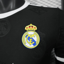 Real Madrid 2026, Camiseta portero Real Madrid, Versión jugador Real Madrid, Camiseta negra portero, Ropa oficial Real Madrid, Jersey portero 25/26, Real Madrid authentic, Regalo fútbol hombre Madrid, Portero Madrid Heat.RDY, Comprar camiseta barata, Tienda Hincha Futbolero.