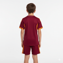 Roma infantil, Conjunto niño Roma, Camiseta Roma vinotinto, Kit fútbol niños 2026, Ropa oficial Roma junior, Regalo niño AS Roma, Conjunto local grena, Jersey Roma 25/26 kids, Equipación infantil barata, Tienda Hincha Futbolero.