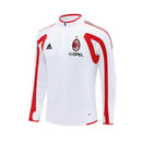 Sudadera hombre AC Milan temporada 2005 2006 entrenamiento blanca detalles rojos retro calidad 1.1 premium rossonero estilo Kaká Pirlo. AC Milan 2005, Sudadera AC Milan blanca, Ropa AC Milan retro, Entrenamiento Milan 05/06, Calidad 1.1 AC Milan, Rossonero Vintage Gear, Tienda Hincha Futbolero, AC Milan White Retro Sweatshirt.
