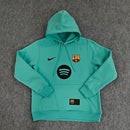 Barcelona 2026, Sudadera Barça 2026 verde, Ropa oficial FC Barcelona, Sudadera Nike Barcelona, Buzo Barça oficial verde, Regalo fútbol hombre Barcelona, Sudadera verde Barcelona, Ropa entrenamiento Barça 2026, Barça lifestyle kit, Comprar ropa Barcelona barata