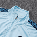 Sudadera hombre Manchester City temporada 2025 2026 color azul celeste oficial sin capucha fútbol técnica transpirable entrenamiento urbana sky blue.