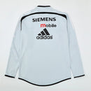 Sudadera hombre Real Madrid temporada 2004 2005 entrenamiento gris retro calidad 1.1 premium madridista era Galácticos Ronaldo Zidane Beckham.Real Madrid 2004, Sudadera Real Madrid blanca, Ropa Real Madrid retro, Entrenamiento Madrid 04/05, Calidad 1.1 Real Madrid, Galácticos Gear, Tienda Hincha Futbolero, Real Madrid White Retro Sweatshirt.