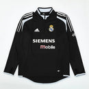Sudadera hombre Real Madrid temporada 2004 2005 entrenamiento negra retro calidad 1.1 premium madridista era Galácticos Ronaldo Zidane Beckham. Real Madrid 2004, Sudadera Real Madrid negra, Ropa Real Madrid retro, Entrenamiento Madrid 04/05, Calidad 1.1 Real Madrid, Galácticos Gear, Tienda Hincha Futbolero, Real Madrid Black Retro Sweatshirt.