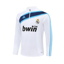 Sudadera hombre Real Madrid temporada 2009 2010 entrenamiento blanca retro calidad 1.1 premium madridista galácticos Cristiano Ronaldo Kaká. Real Madrid 2009, Sudadera Real Madrid blanca, Ropa Real Madrid retro, Entrenamiento Madrid 09/10, Calidad 1.1 Real Madrid, Madridista White Gear, Tienda Hincha Futbolero, Real Madrid White Retro Sweatshirt.