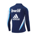 Sudadera hombre Real Madrid temporada 2009 2010 entrenamiento azul marino retro calidad 1.1 premium madridista llegada de Cristiano Ronaldo. Real Madrid 2009, Sudadera Real Madrid azul, Sudadera Madrid navy, Ropa Real Madrid retro, Entrenamiento Madrid 09/10, Calidad 1.1 Real Madrid, Galácticos 2.0 Gear, Tienda Hincha Futbolero, Real Madrid Navy Vintage.