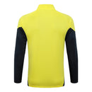 Sudadera hombre Real Madrid temporada 2025 2026 color amarilla oficial fútbol merengue técnica transpirable entrenamiento urbana premium.
