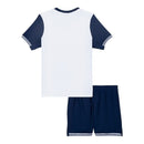 Tottenham 2024 infantil, Conjunto niño Tottenham, Camiseta blanca Spurs niño, Short Tottenham infantil, Ropa oficial Tottenham kids, Kit fútbol niño 24/25, Regalo fútbol infantil Tottenham, Equipación Londres niño, Comprar conjunto barato, Tienda Hincha Futbolero.