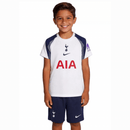 Conjunto infantil niño Tottenham Hotspur primera equipación camiseta blanca y pantalón azul marino temporada 2025 2026 calidad 1.1 oficial, Tottenham infantil 2025, Conjunto niño Tottenham local, Equipación infantil Spurs 25/26, Ropa fútbol niños Premier League, Calidad 1.1 infantil, Tienda Hincha Futbolero, Kit fútbol niños blanco y azul, Regalo fútbol infantil Tottenham, Jersey Tottenham kids 2026, Tottenham Hotspur niños.
