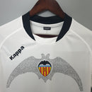Camiseta oficial del Valencia CF primera equipación temporada 2009 2010 retro para hombre de Tienda Hincha Futbolero, Camiseta Valencia CF retro, Valencia 09/10, Ropa Valencia vintage, Comprar camiseta Valencia antigua, Los Che, Valencianistas, Camisetas fútbol retro, Retro Valencia 2010, MesSIZE, Colección Valencia CF.